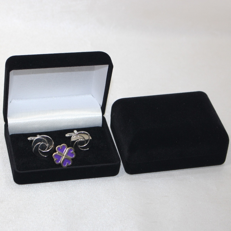 Ese D-45 ümmargune Velvet Box mansetinööbide, lipsuklambrite või medalite, müntide ja müntide jaoks, mm.84*64*36, raskused umbes 48g