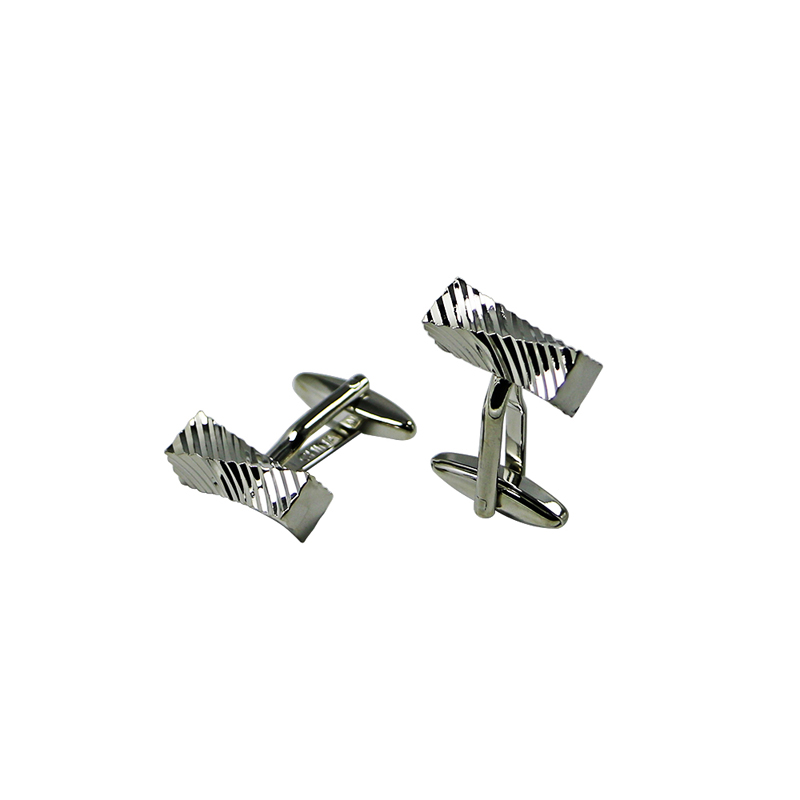 Nolty Silvertone Cuff Lingid