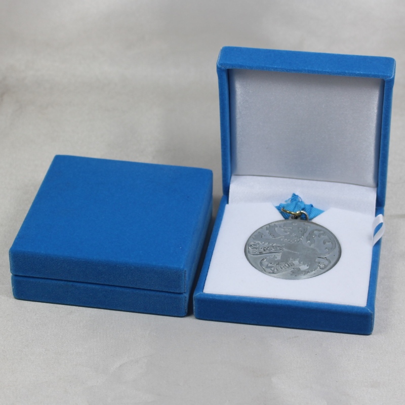 V-06 ruudukujuline Plastiline Flannelette kast 50-60 mm mündi, märgi, mansetinööbide, lipsuklambri, medali jms jaoks mm.88*91*33, raskused umbes 85g