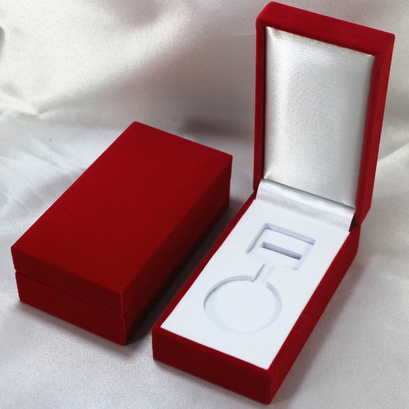 Mír V-10 dronuilleog Bosca páipéir Leatherette le haghaidh bonn & suaitheantas 40 * 80 mm, etc. mm. 60 * 111 * 38, meáchain thart ar 82g