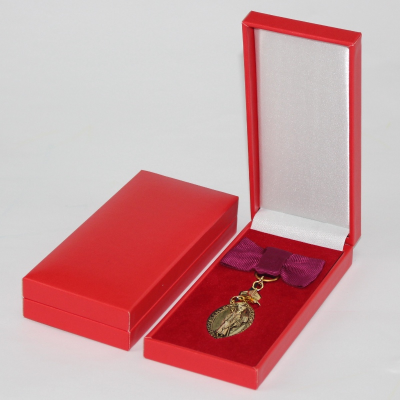 Mír V-10L dronuilleog Bosca páipéir Leatherette le haghaidh bonn & suaitheantas 50 * 120 mm, etc. mm. 69 * 148 * 30, meáchain thart ar 98g