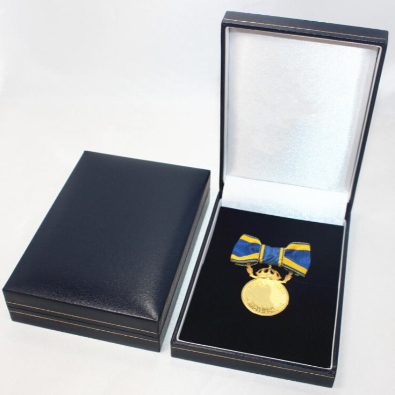 Mír V-14 dronuilleog Bosca páipéir Leatherette le haghaidh bonn 88 * 128 * 30 mm, mona & suaitheantas, srl. Mm. 88 * 128 * 30, meáchain thart ar 120g