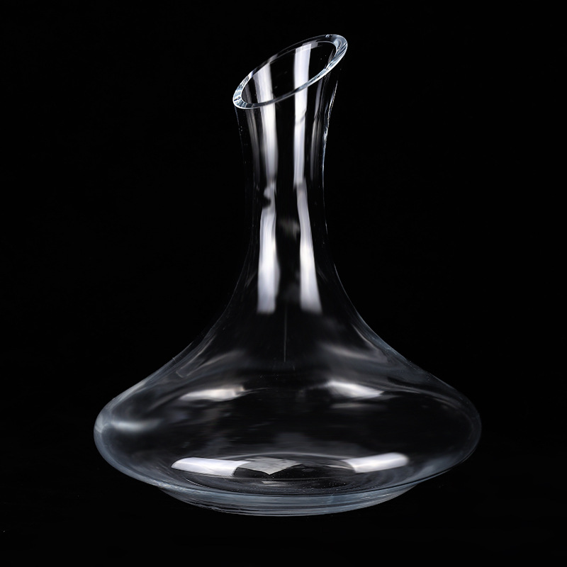 Is féidir Gloine Trédhearcach Decanter Fíon Nua 2020 Decanter Fíon Tilted Simplí Gan Láimhseáil a Shaincheapadh le haghaidh Mórdhíola