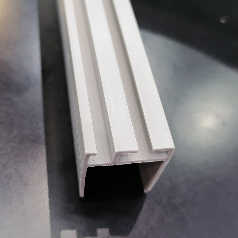 Suure tugevusega torujuhtmete paigaldamise seadmed spetsiaalsed ventilatsioonitorude äärikud PVC U äärik ventilatsioonisüsteemi jaoks