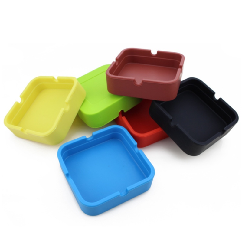 Luaithreadán beag cearnach