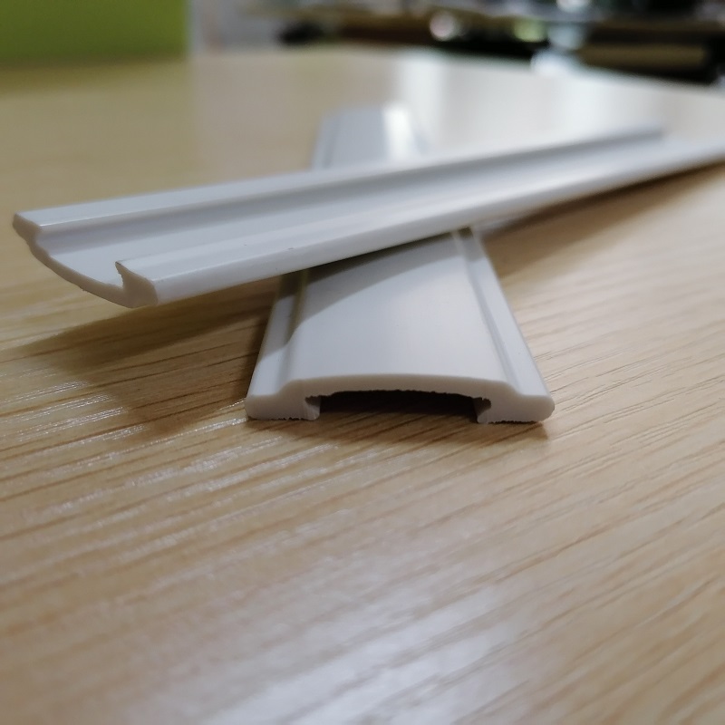 easbhrú próifíl cainéil pvc u lasair-retardant ardchaighdeáin le haghaidh imbhalla fuinneoige