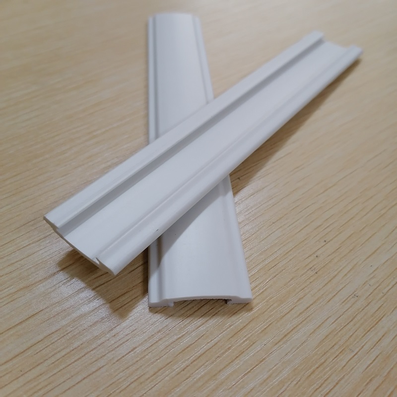 easbhrú próifíl cainéil pvc u lasair-retardant ardchaighdeáin le haghaidh imbhalla fuinneoige