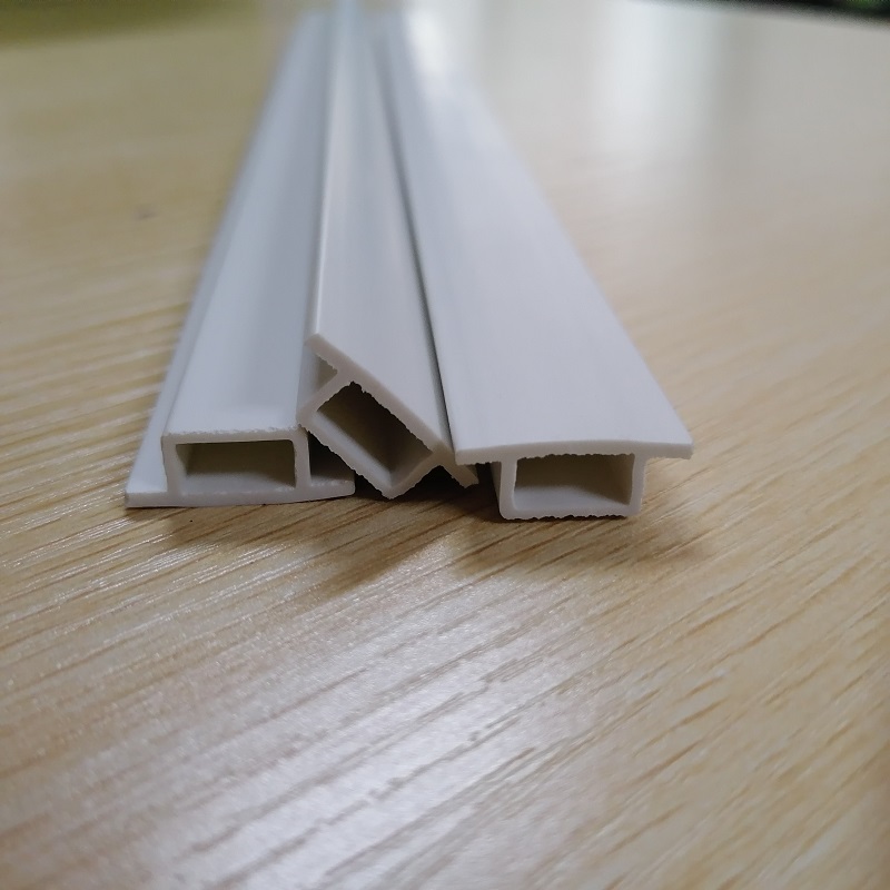 Kohandatud PVC ribad PVC õõnsad ribad pressitud plastribad ehitusmaterjalide jaoks