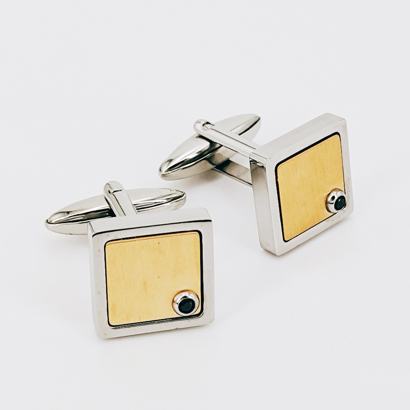 Cufflinks Cruach Dhosmálta Plátáilte Óir Dhá Ton na bhFear Cloch CZ Dubh