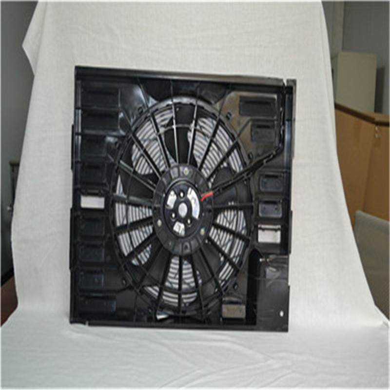 Lucht leanúna fuaraithe radaitheora do BMW E66 / E65 OEM # 64546921379 64546921936 64546919046