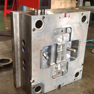 Déantúsóirí múnlaí insteallta gairmiúla múnlaí insteallta páirteanna plaisteacha tionsclaíocha poircealláin insteallta le díol