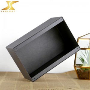 Urns Miotal Dubh don duine