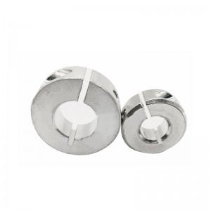 CNC freesimismasin, mis töötleb kiiresti lukustuvat alumiiniumklambrit