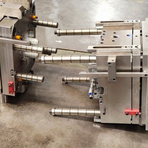 Ard-Snasta Táirgí Díol is Fearr Déantúsóirí tSín Déantóir Gluaisteán Fholúis Gluaisteán