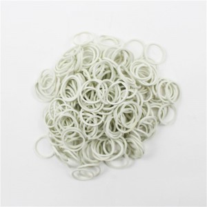 Díolacháin dhíreacha fachtóra bandaí beaga rubair bhána neart ard elasticity cruas fáinne rubair le haghaidh bundle líne sonraí