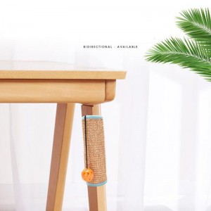 Is féidir tábla agus cathaoir a shocrú le ceap scratch cat