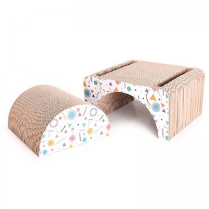 Teaglaim de stól cearnach agus bord grabbing cat