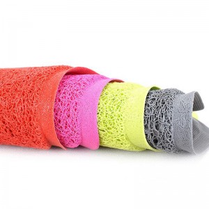 Footprints Pad Bruscair Cat Uiscedhíonach