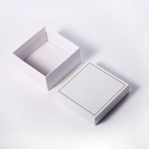 Bosca Pacáistithe Páipéir an Bhoird Chairdis Eco