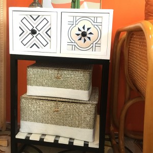 Bosca fite feamainn le stóráil clúdaithe