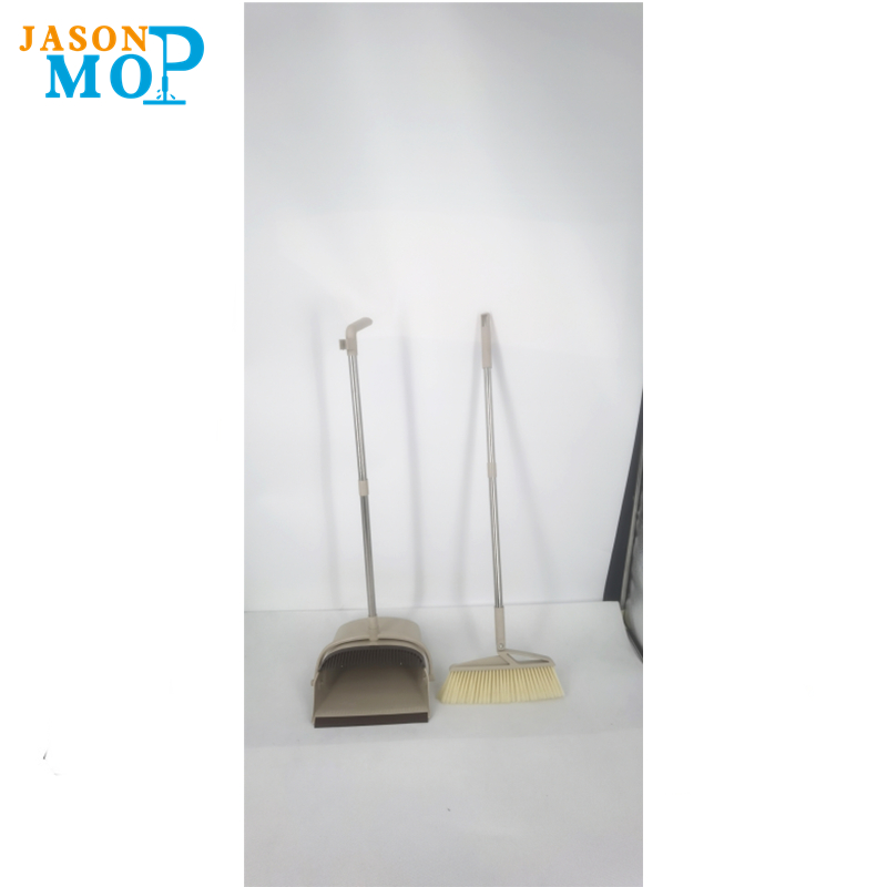 Teaghlaigh phlaisteach Glanadh Teaghlaigh Long Dustpan le broom, broom dustpan agus squeegee