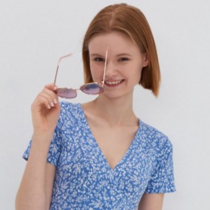 Timfhilleadh Mini Fad Timpeall Gúna Floral Sleeve Gearr Neckline