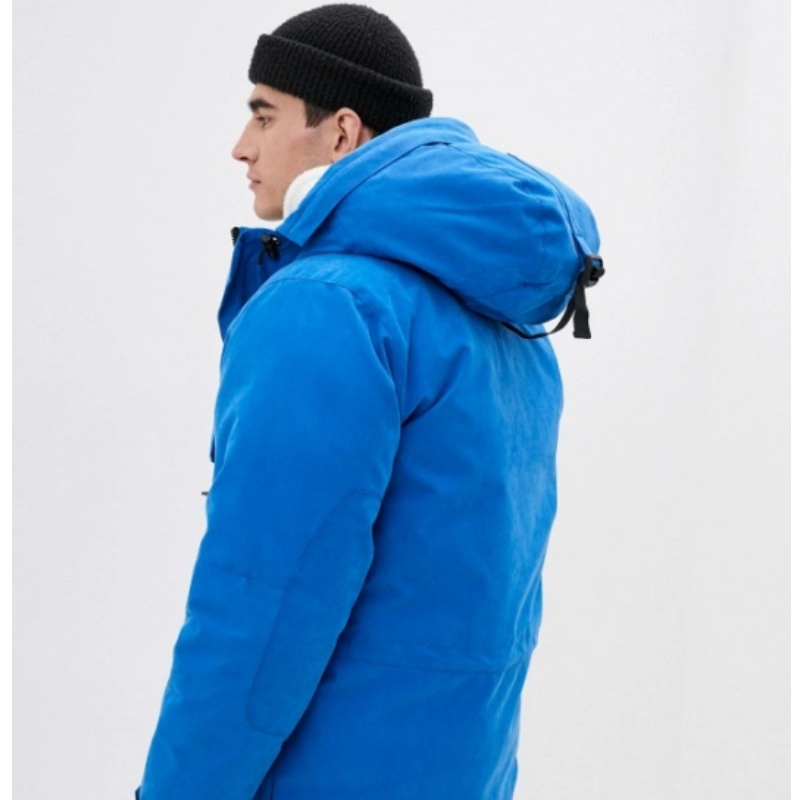 Jacket báistí agus cruthúnas sneachta
