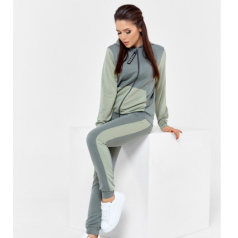 Sweatshirt zip cniotáilte le cochall agus pócaí
