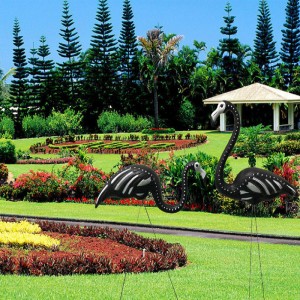 Cnámharlach Cnámharlach Dubh Flamingos Oíche Shamhna Plaisteacha Plaisteacha Flamingos Maisiúchán Maisiúchán Faiche Zombie Faiche Ornament