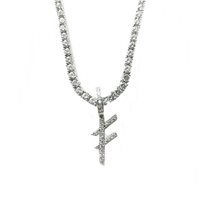 Jewelry ardcháilíochta Ainm saincheaptha litreacha airgidnecklaces charm pendant le slabhra leadóige airgid