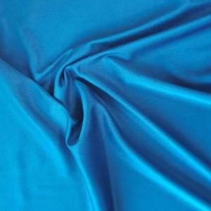 poileistir fabraice athchúrsáilte