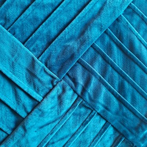 Veilbhit athchúrsáilte