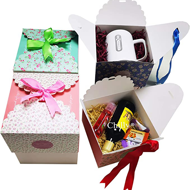 Boscaí bronntanais, tacar de 4 bhosca cóireáil mhaisiúil, císte, fianáin, earraí maithe, candy agus buamaí folctha lámhdhéanta boscaí bronntanais Soaps Soaps don Nollaig, Breithlaethanta, laethanta saoire, póstaí (patrún bláthanna)