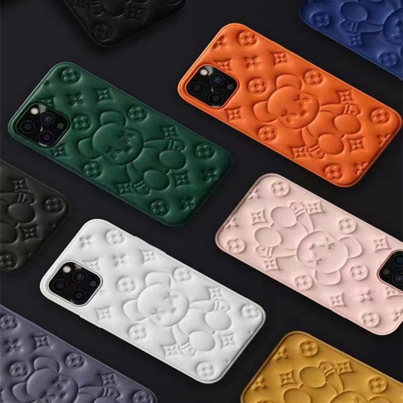 Ag roinnt faoin bpróiseas chun cásanna fón póca a dhéanamh