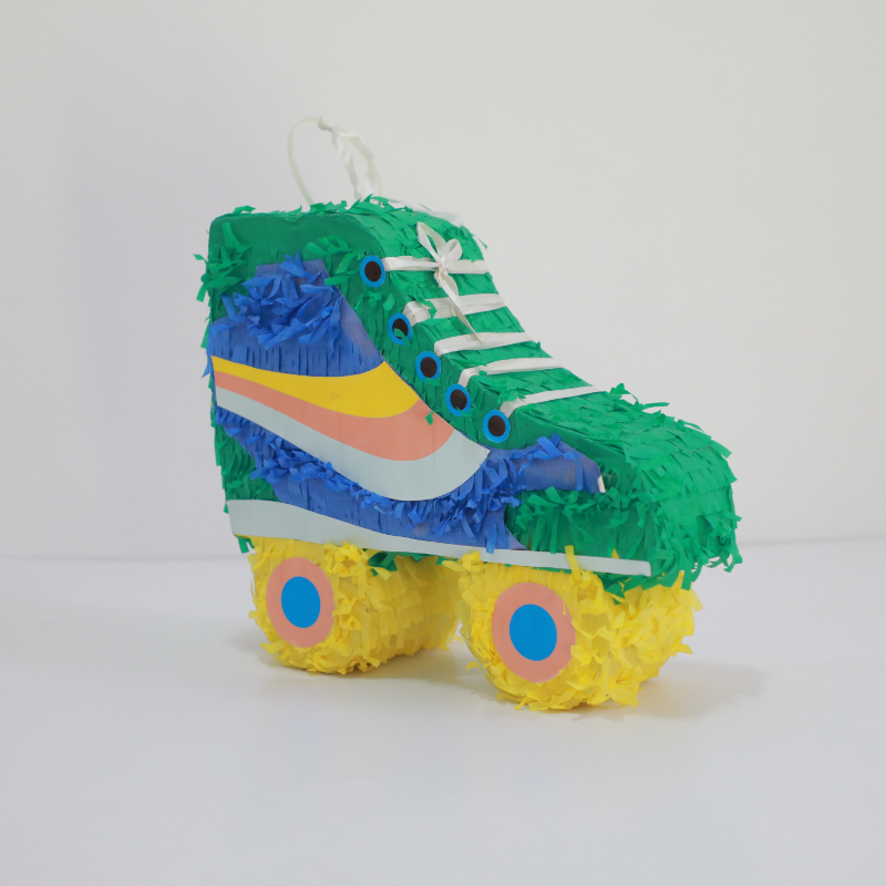 Míreanna cóisir lá breithena Síne an pinata liathróid is coitianta