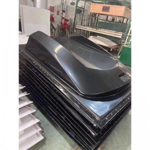 Sliogán plaisteach carr gan tiománaí