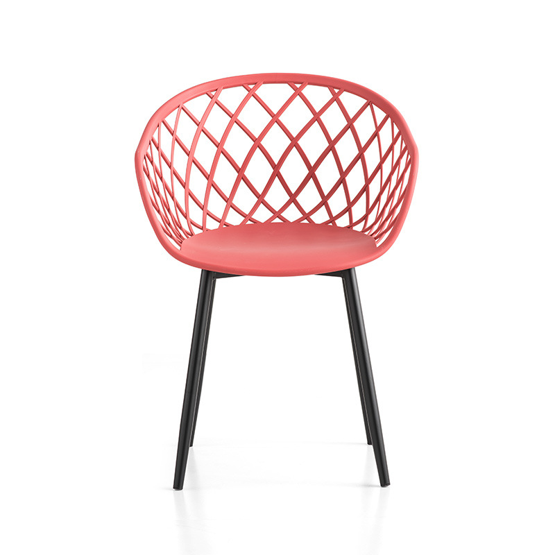 Troscán amuigh faoin aernua -aimseartha pp fráma miotalach plaisteacha chaises plastique cathaoireacha dearg gairdín dearg