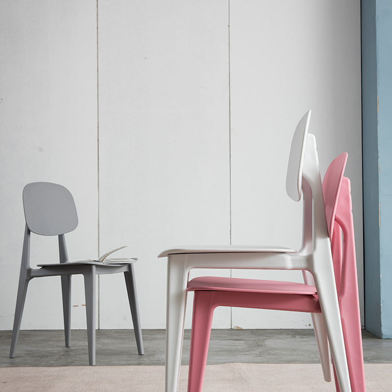 Cathaoireacha plaisteacha ildaite compordach troscán bialann caife caife plaisteach stackable