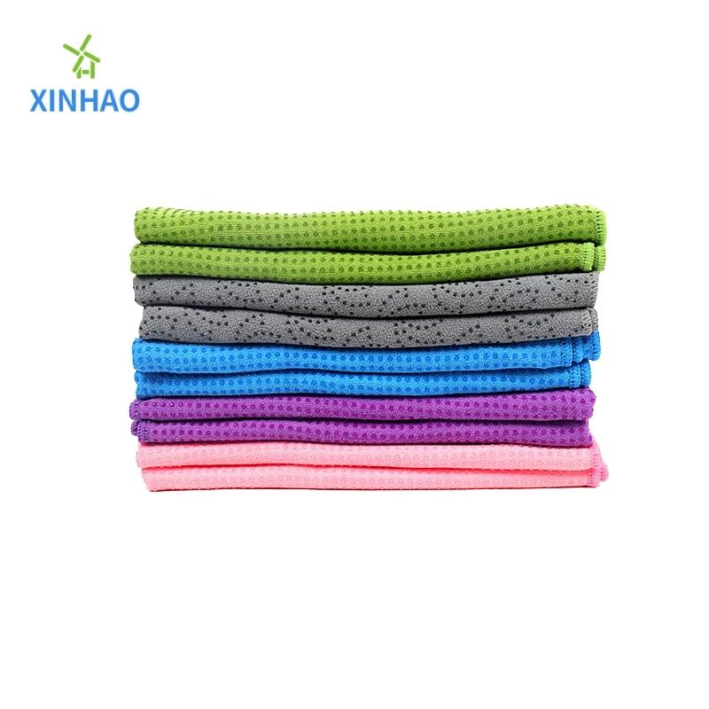 Éagsúlacht dathanna Microfiber Sweat-Absorbing Dath Soladach Tuáille Yoga Mórdhíola, PVC Silicone Point Frith-Skin-Frith-Skin-Frith-Duillín, atá oiriúnach le haghaidh aclaíochta, Yoga, Pilates, Yoga ardteochta