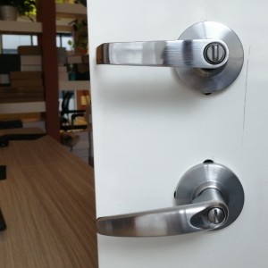 7205 Grád 2 Dualgas Tráchtála Oifig Dualgais Tráchtála Doras Lockset Lever Keyed, Críochnú Chrome Satin