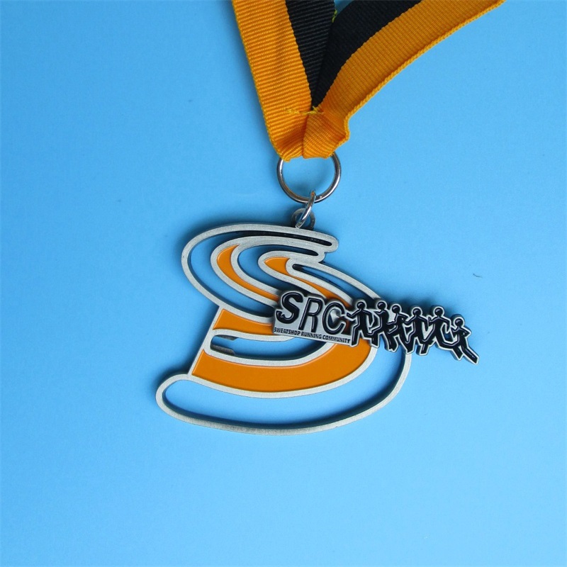 Dear do bhonn cóimhiotail spóirt féin le boinn lanyard spórt miotail