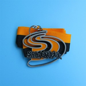 Dear do bhonn cóimhiotail spóirt féin le boinn lanyard spórt miotail