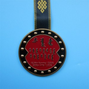 Gradaim Bonn Óir Pendant Medallion Enamel ildaite