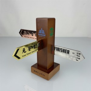 Gradaim Imeachta Bonn Imeachta Bonn Miotail Carthanachta Poiblí Inbhainte