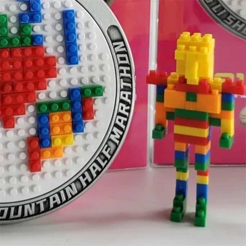 Dearaí Bonn Dámhachtana Lego ag imirt pendant meánach