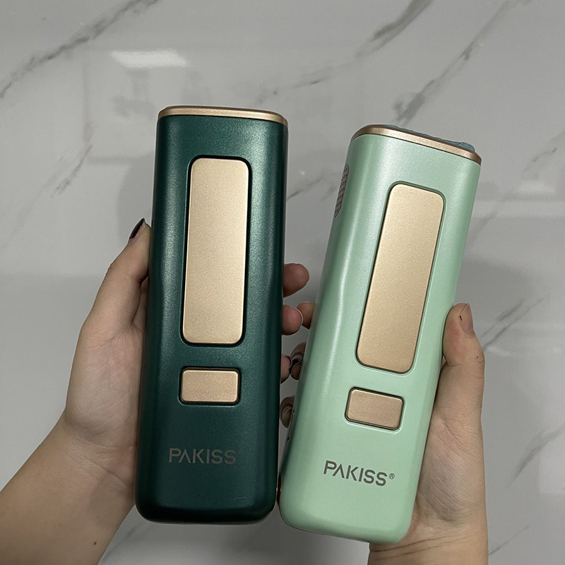 Pakiss Baitishi Is fiú go mór an meaisín bainte gruaige ar fud an domhain!