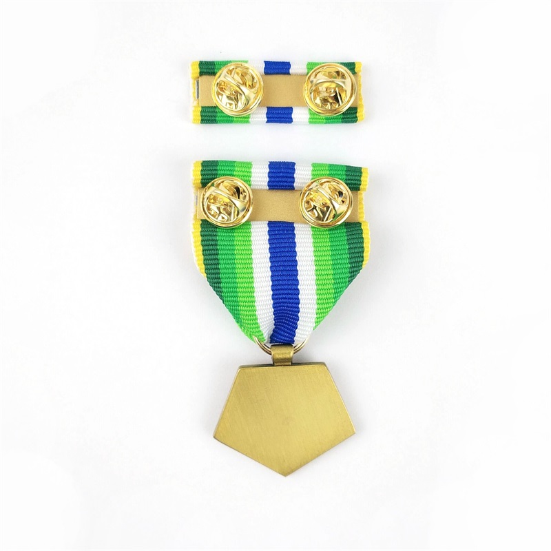 Óir Alloy Sinc Plated Plated 3D Bonn Custaim Pionna Lapel Saincheaptha