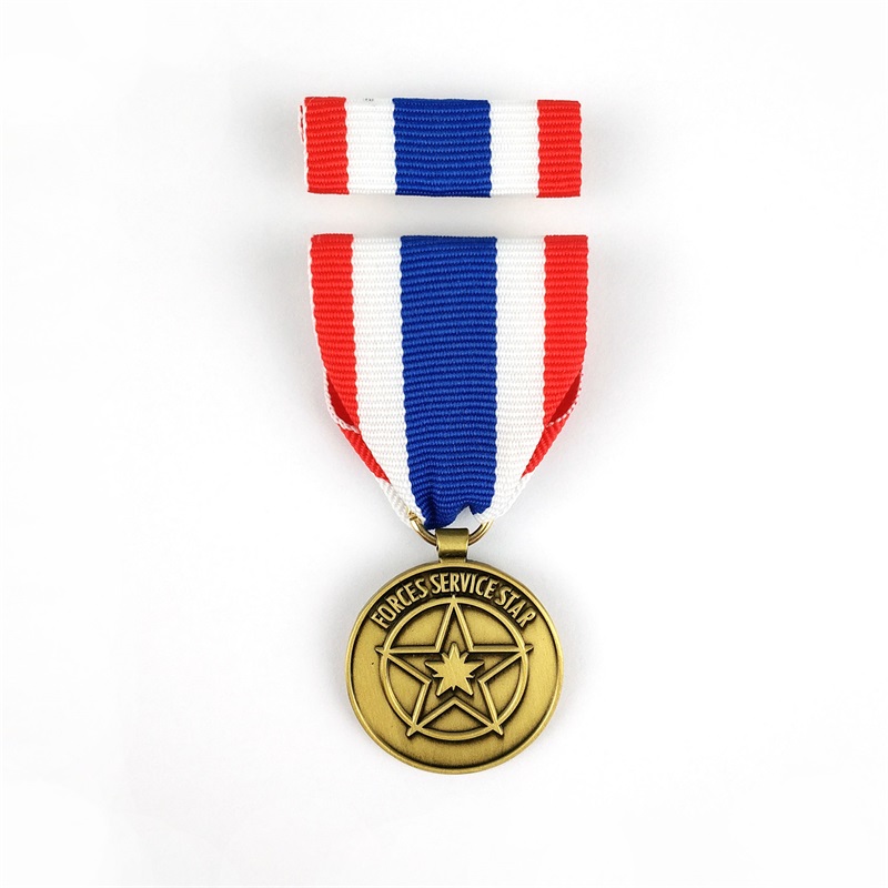 Bonn Onóra Suaitheantais Pionna Saincheaptha Cuan Bog le Lanyard Gearr Lanyard
