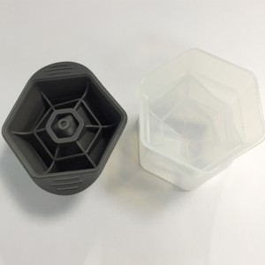 Múnlaí oighir silicone ath-inúsáidte agus múnlaí oighir ceardaíochta saor ó BPAn iontach le haghaidh fuisce, mhanglaim, caife, sóid, múnlaí oighir ciúb oighir mhóra