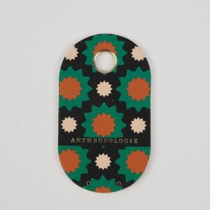 Lógó dearadh faisin saincheaptha ainm branda ainm branda ardcháilíochta páipéar crochta páipéar le rópa teaghrán don chomhshaol éadaí cairdiúil